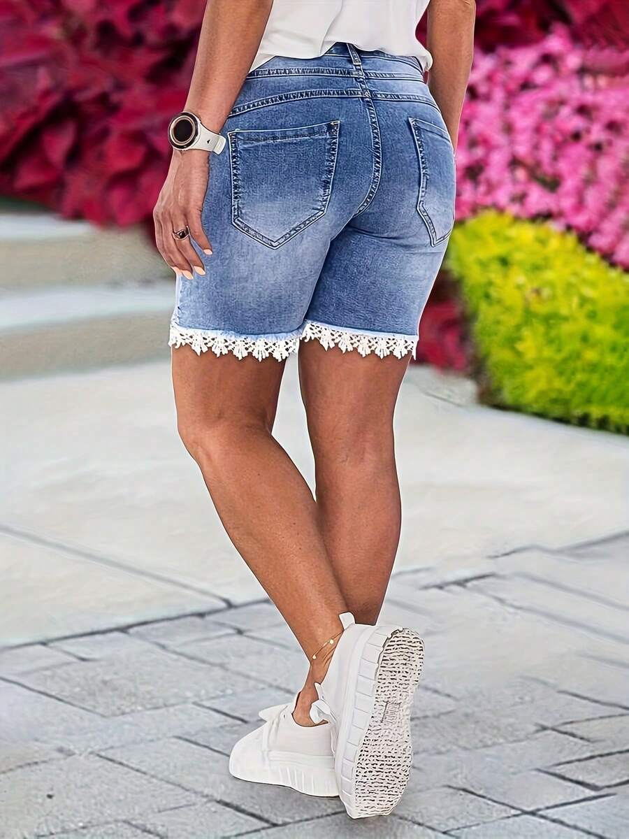 Women's Lace Denim Shorts With Brushed Hem And Mid-Rise Waist - 藍天 - 查看 1