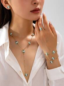 Set Perhiasan Wanita Motif Daun Semanggi Enamel Antik, Kalung, Gelang, Cincin, dan Anting-anting Mutiara Imitasi Berlapis Emas, 5 Buah Aksesori Serasi - MultiWarna - View 2