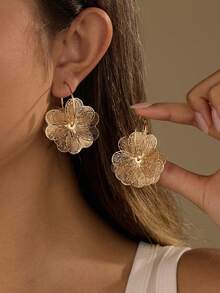 2 piezas Elegantes pendientes de flor dorada estilo chic, adecuados para uso diario, citas, fiestas, festivales, regalos, joyería para banquetes - Amarillo Oro 9 - Ver 4