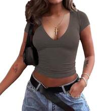 Nueva camiseta de manga corta con cuello en V, estilo ajustado para mujer, moda de chica atractiva. - Rojo brillante 114 - Ver 4