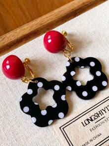 1 par de pendientes de clip redondos de resina acrílica roja hueca con diseño floral y lunares, estilo europeo y americano, moda personalizada, dulce y elegante, joyería de oreja sin perforación para mujeres y niñas, accesorio para viajes, bodas, fiestas, regalo de cumpleaños y Navidad 2026 - Rojo - Ver 3