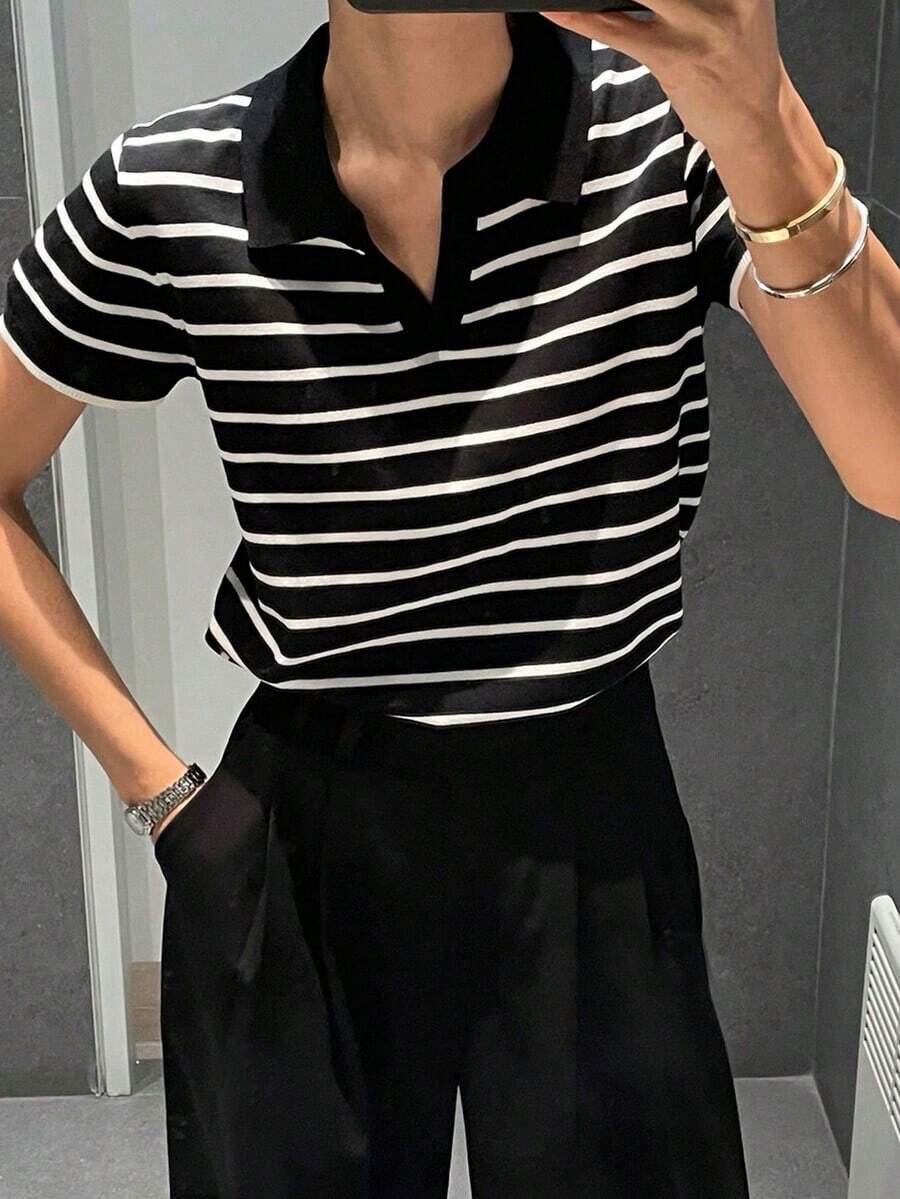 Suéter femenino de otoño con cuello redondo y mangas cortas en diseño rayado moderno - blancoynegro - Ver 1