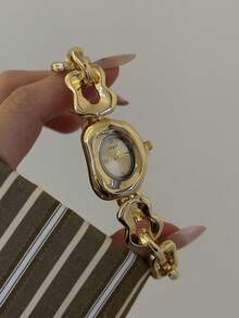 Reloj de cuarzo para mujer con esfera asimétrica y correa estilo brazalete – Diseño artístico exquisito adecuado para uso diario, regalos y eventos formales. - Dorado - Ver 3