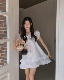 New Korean-Style Summer Collection For 2026: A Sweet And Gentle Mini Dress With Double Ruffles And A Ribbon Tie, Featuring A Half-Open Collar. - White - View 2