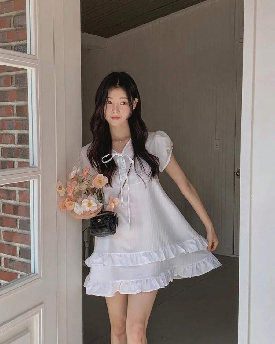 New Korean-Style Summer Collection For 2026: A Sweet And Gentle Mini Dress With Double Ruffles And A Ribbon Tie, Featuring A Half-Open Collar.
