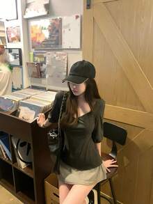 夏季純色泡泡袖＋心形百褶胸前設計中袖方領短版T恤上衣，女款休閒，適合日常穿著 - 深灰色 - 查看 5