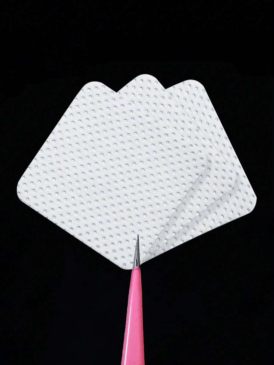 20pcs Nail Polish Remover Wipes, Plum Blossom Shape, Manicure Pedicure Cotton Pads, Nail Cleaning Tools, Nail Polish Remover - White - View 1