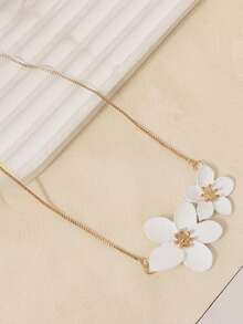 1 Elegant French Retro Flower Pendant Necklace Collarbone Chain For Kids - Gold - View 2