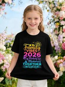 Crea un ambiente de vacaciones familiares de verano en 2026, comparte hermosos recuerdos, camisetas infantiles con diseños estéticos novedosos, camisetas infantiles casuales, camisetas de es - Negro - Ver 2