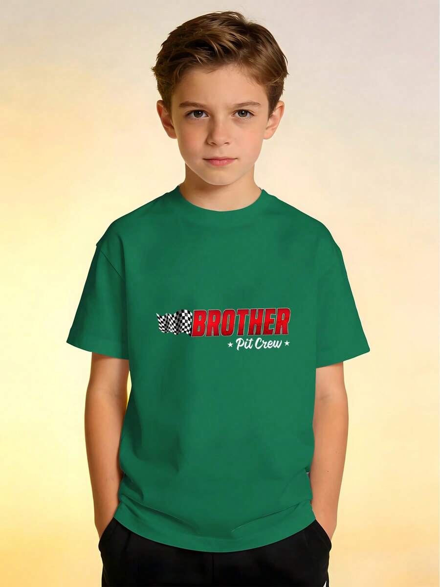 1 pieza Camiseta de niño con gráfico humorístico de Brother Pit Team Racing, popular para cumpleaños y fiestas familiares, estilo urbano. - Verde Oscuro - Ver 1