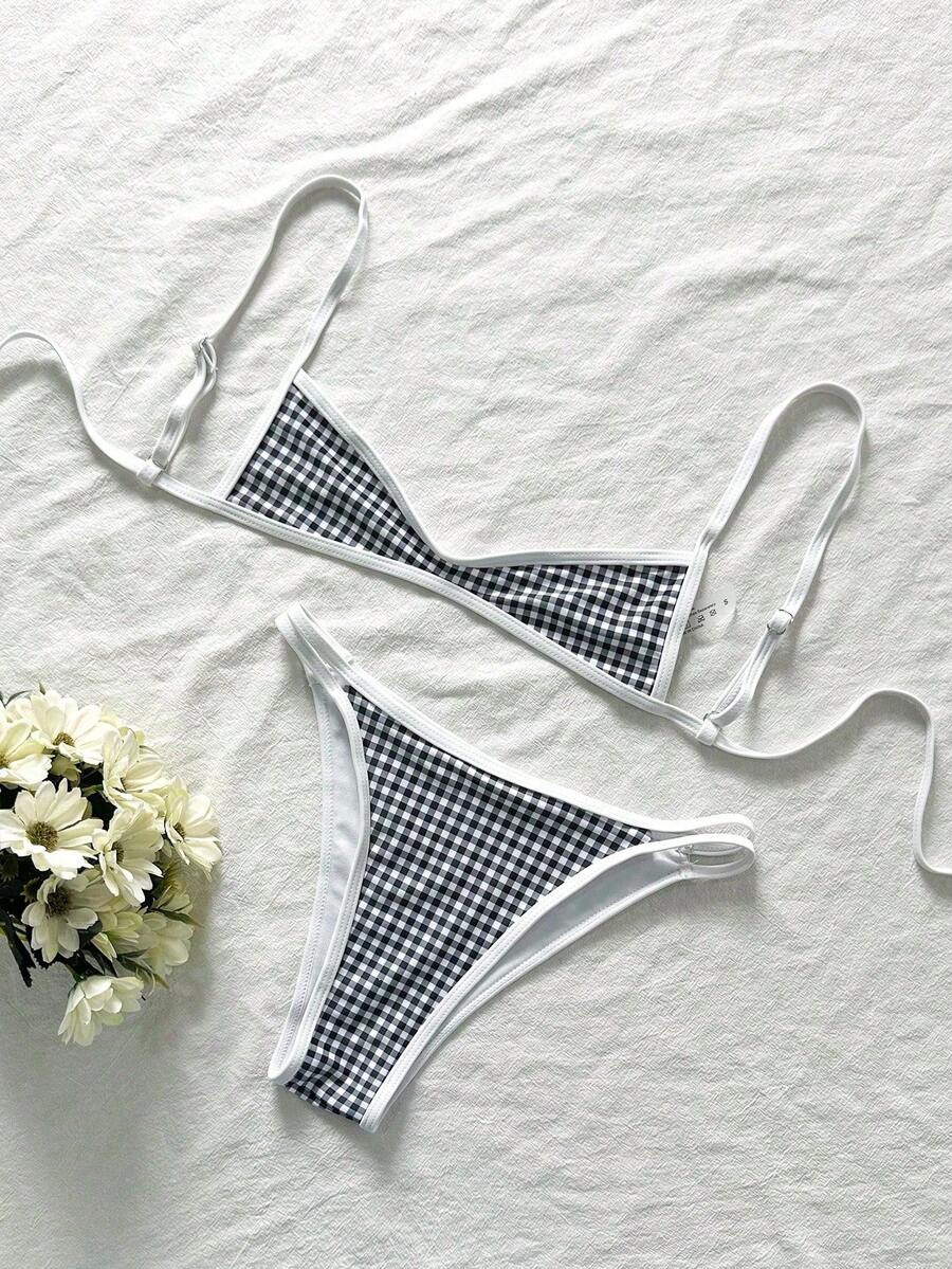 Bikini Triangular Dos Piezas Cuadros Rojo Blanco, Tirantes Finos Regulables con Contraste Rojo, Braguita Corte Alto para Playa y Piscina - Cuadros blancos y negros - Ver 1