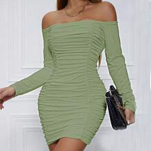 Ropa femenina transfronteriza: vestido elegante ajustado de manga larga con hombros descubiertos y frunces, vestido sexy sin tirantes de estilo europeo y americano. - Rojo - Ver 6
