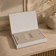 Juego de 2 libros de decoración del hogar, cajas de almacenamiento ocultas de estilo abierto - libros falsos con tapa abatible - cajas de almacenamiento de papel, adecuadas para mesa de café, estantería o repisa, para almacenar fotos, recuerdos y controles remotos - Marrón beige - Ver 7