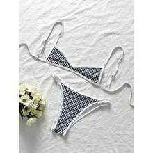 Bikini Triangular Dos Piezas Cuadros Rojo Blanco, Tirantes Finos Regulables con Contraste Rojo, Braguita Corte Alto para Playa y Piscina - Cuadros blancos y negros - Ver 4