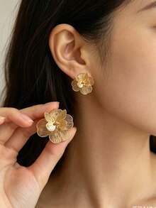 European & American Cross-Border 3D Hollow Flower Foldable Ear Chip Ginkgo Leaf Large Petal Stud Earrings - Gold - View 3
