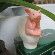 1pc Cute Pig Sitting On Toilet Bathroom Decor, Can Be Placed On Desk Or Wall, Suitable For Home Office, Living Room And Other Places, Home Decor, Bathroom Accessories, Decorative Ornament - pink 1pc - View 5