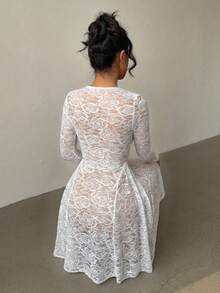 Vestido blanco mini sexy con manga larga, cuello en forma de corazón de encaje, lazo y fruncido, estilo romántico y dulce para mujer, ideal pa - Blanco - Ver 3