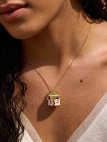 1pc Warm Heart Gift Box Necklace, Vintage High-End Style, Oil Drip Craft, 14K Gold Plated Copper Material, Suitable For Wife And Mother To Wear; Easily Match With Girls' Daily Outfits, Beach Vacation Parties, Music Festivals, Travel And Sightseeing Occasions; Charming Women's Jewelry, Women's Bracelet And Necklace, Small Accessories. - Multicolor - View 2