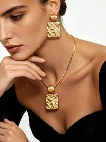 1 Set Vintage Luxury Matte Gold-Plated Metal Hammered Texture Square Pendant Snake Chain Necklace & Earrings 2 Pieces Set, Women's Daily Commute, Party, Vacation Matching Jewelry - Yellow Gold - View 2