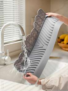 3/2/1pc Silicone Sink Splash Guard With Suction Cups, Sink Edge And Faucet Undermount Water Barrier, Extra Tall And Long Hanging Splash Guard Silicone Sink Water Barrier Suction Cup Non-Slip Water Divider For Washbasin - View 5