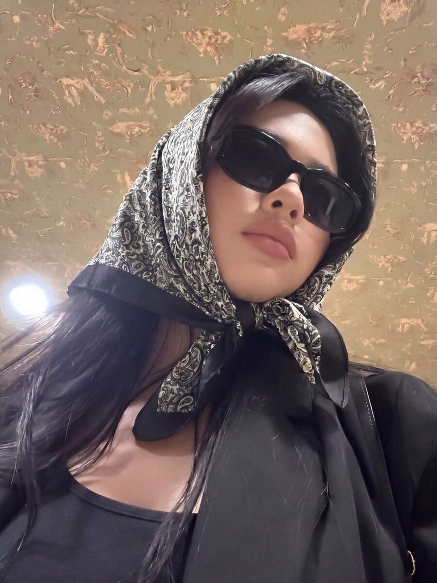 1 pieza Elegante Pañuelo Cuadrado de Seda Artificial con Estampado Paisley Vintage Fino de Satén, Pañuelo de Cuello Estilo Bohemio para Mujer, Pañuelo Ligero y Cómodo para la Cabeza de Mujer - Negro - Ver 1