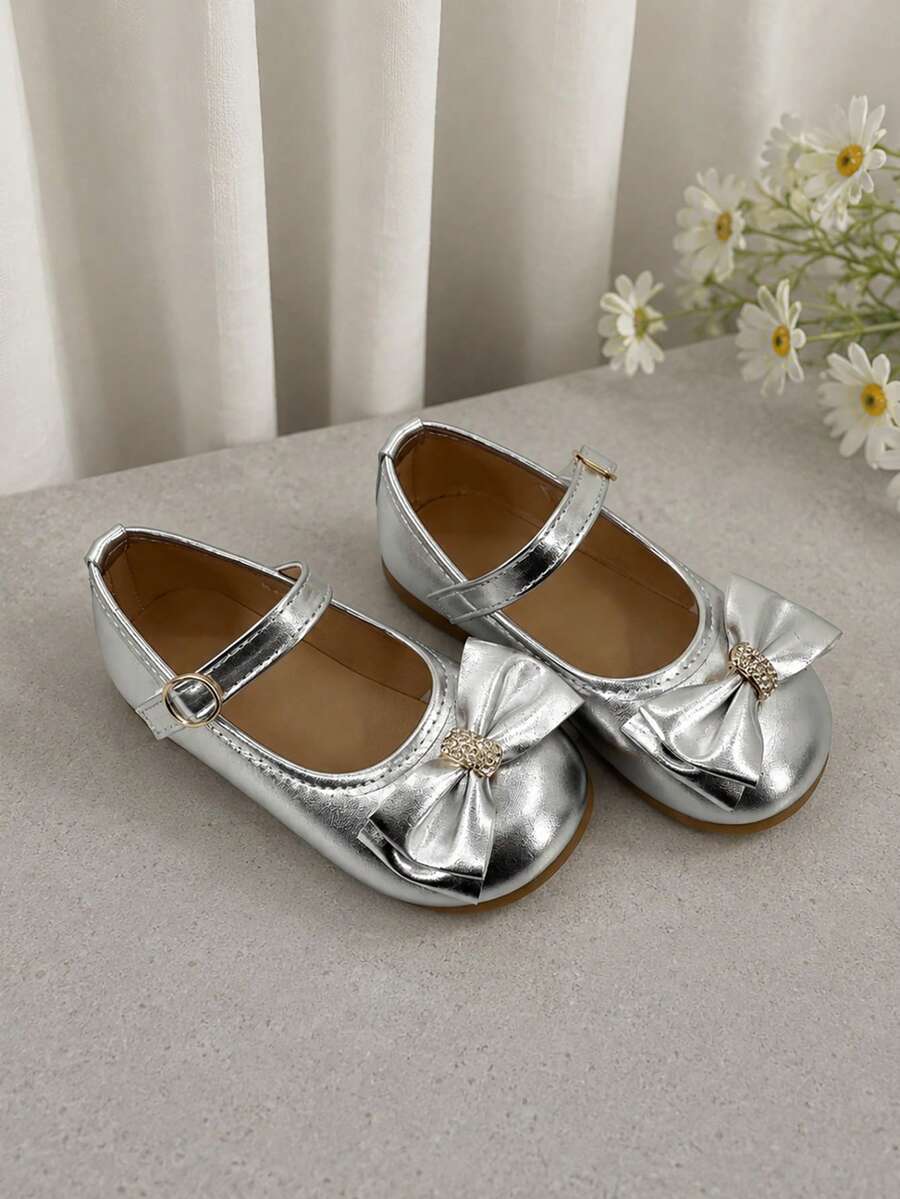 Girls Mary Jane Shoes Buckle Strap Bow Decor Easy Wear Flats - Silver - View 1