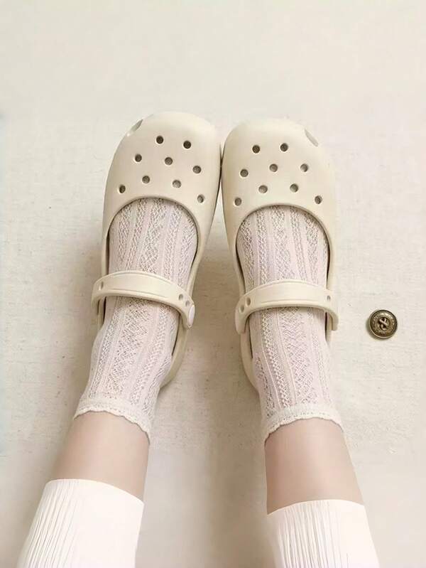 1 Pair Women's Beige Ballet Shoes Closed Toe Hollow Out Back To School Graduation Season Student Sandals Slouchy Shoes Nurse Shoes Yoga Shoes Comfortable Commuter Shoes Beach Vacation Sandals Casual Versatile Breathable Sandals Campus Casual Shoes