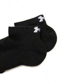 Under Armour جوارب رياضية للجنسين من UA TC، عبوة من 3 قطع، قصيرة ومريحة، مناسبة للارتداء اليومي، جوارب رياضية وعصرية بسيطة، 1386312-001 - الأسود - مشاهدة 3