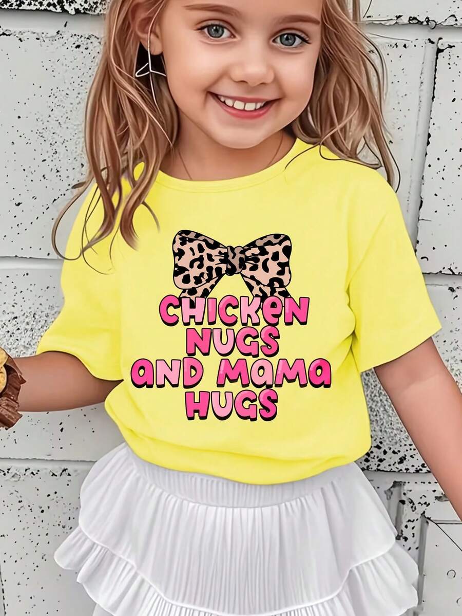 Girl's T-Shirt With The Inscription "Chicken Nugs And Mama Hugs" And A Leopard Print Bow, Modern, Casual And Versatile. - 黃色 - 查看 1