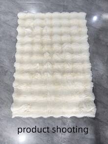 1件柔软蓬松的仿兔毛地毯，毛绒舒适，简约优雅，适用于沙发垫、椅子座垫、卧室床头柜、客厅和卧室家居装饰，是冬季家居装饰的理想之选，也适用于客厅、卧室、床头柜、沙发、衣柜、圣诞节装饰、厨房地毯。 - 米色 - 查看 9