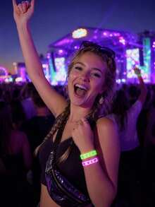 200pcs VIP Neon Party Paper Wristbands - Waterproof Paper Event Bracelets, For Parties, Music Festivals & Events, Wristbands For Events, Pool Party, Markets, Clubs, Sports, Holidays, VIP Bracelets, Wrist Bands, Lightweight Wristbands - VIP Edition - View 2