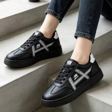 Zapatillas de skate informales bajas y versátiles, estilo retro, con suela gruesa de goma, cordones y abertura poco profunda, ideales para el viento. - Negro - Ver 2