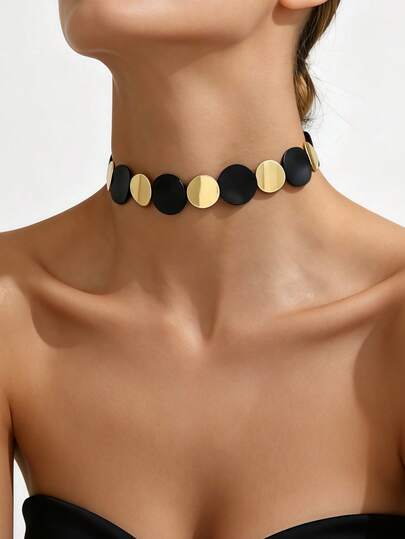 1pc Minimalist Cold Style Black & Gold Contrast Shiny Metal Asymmetrical Round Disc Patchwork Short Choker Necklace For Women, Commute, Party, High-End