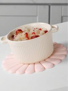 1pc Silicone Heat Resistant Mat, Non-Slip And Heat-Resistant, Suitable For Kitchen Countertops, Ideal For Placing Hot Dishes. Modern Design, Can Hold Pots, Bowls And Pans. Elegant Daisy Pattern Silicone Placemat, Heat-Resistant And Easy To Clean, Can Be Used As Coaster And Heat-Resistant Mat. - View 4