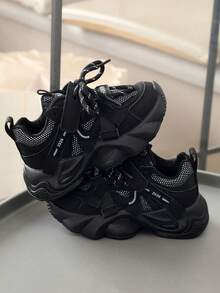 1 Pair 2026 Kids' Spring/Autumn Fashion Sports Shoes, Durable Shock-Absorbing Girls' Tennis Shoes, Mesh Fabric + Synthetic Leather Patchwork Upper, Breathable And Comfortable For Daily Wear And School - Black - View 2
