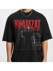 Camiseta Gráfica de MMA Khamzat Chimaev de los 90s, Edición Limitada - Negra con Estampado Rojo, Camiseta Casual para Hombres y Mujeres, Corte Regular, Manga Corta, Lavable a Máquina - Negro - Ver 2