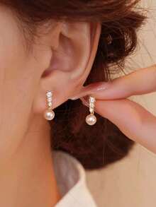 BALMORA 1 Pair High-End Elegant S925 Sterling Silver Pearl & Zirconia Shell Earrings, Women's Gift - Gold - View 3