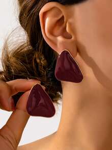 1 Pair Minimalist Asymmetrical Triangle Gold Geometric Earrings, Versatile Accessory For Women's Daily, Vacation, Date, Party And Workplace Occasions - Burgundy - View 1