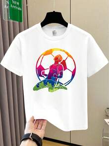 [Diseño Impreso – Sin Textura] Camiseta de Verano para Niños con Diseño de Fútbol - Camiseta vibrante de manga corta con cuello redondo y diseño de jugador de fútbol, 100% poliéster, ligera - Blanco - Ver 1