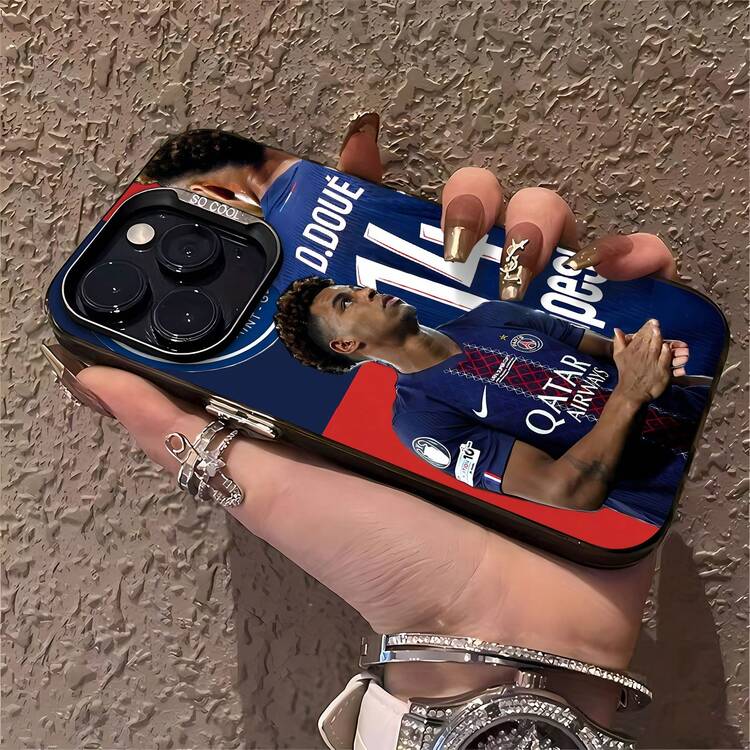 Désiré Doué PSG Blue Football Poster Phone Case. Compatible With Apple, , , And Honor Phones. Made Of TPU Silicone, They Offer Protection Against Bumps And Drops. - 黑色 - 查看 4