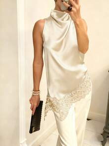 Women's Sleeveless Blouse With Wrap Neck, Black Satin With Asymmetrical Lace Edge Detail, Elegant Top For Office And Formal Outings - 香檳色 - 查看 2