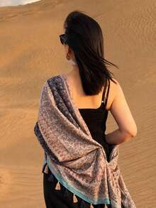 1件新款甜美愛心流蘇女款圍巾，薄款春夏防曬披肩，適合旅行、海灘與冷氣房使用 - 藏蓝色 - 查看 3
