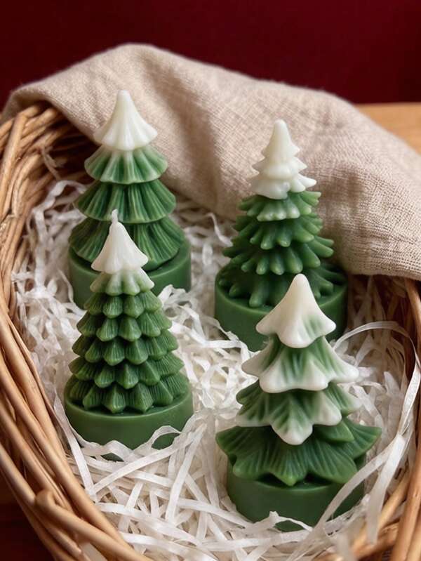 Moule en silicone 3D mini sapin de Noël, 4 designs différents de feuilles d'aiguilles de pin, compact et exquis avec couche de dégradé de neige intégrée. Matériau en silicone souple, facile à démouler, texture de feuille 3D détaillée. Convient pour les bougies d'aromathérapie DIY, le savon fait main, la décoration en plâtre et les combinaisons de couleurs multiples. Cadeaux DIY de Noël, ornements de bureau, artisanat pour débutants, matériaux de décoration d'ambiance de fête