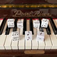Large Size Music Rhythm Game Dice Set, 3 Basic Note Rhythm Dice + 4 Advanced Note Rhythm Dice + Music Rhythm Poster Illustration, Learn Different Music Rhythms Through Fun Games, Suitable For Piano, Guitar, Violin, Drums And Other Musical Instruments - 7 Music Rhythm Dice + Music Rhythm Poster Set - View 2