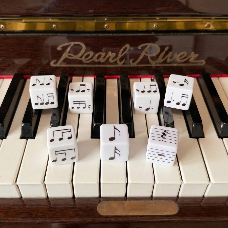 Large Size Music Rhythm Game Dice Set, 3 Basic Note Rhythm Dice + 4 Advanced Note Rhythm Dice + Music Rhythm Poster Illustration, Learn Different Music Rhythms Through Fun Games, Suitable For Piano, Guitar, Violin, Drums And Other Musical Instruments