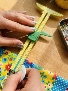 1pc Adjustable Sewing Gauge Multifunctional Sliding T-Square Ruler, Portable Fabric Marking & Measuring Tool With Clear Scale, DIY Quilting Sewing Accessory For Fabric Marking, Tailoring, Home Craft Projects - Patchwork Ruler - View 5