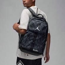 Nike Jordan Quai 54 復古街頭球風格 大容量背包書包雙肩包 常規 男女同款情侶款 正黑色HM9238-045 - 黑色 - 查看 6
