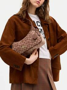 Coach Ella 35 經典字母印花拉鍊女款時尚單肩馬鞍包 - 鏽棕色 - 查看 3