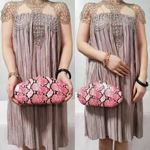 Bolso de mano de piel sintética desmontable con cadena para hombro y noche, bolso de mano para mujer, formal, boda, fiesta, baile de graduación - Una serpiente Pu rosa - Ver 7
