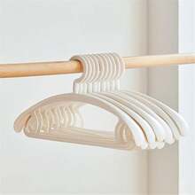 10 perchas de plástico para ropa de adulto, perchas de exhibición con hombros anchos, antideslizantes, para colgar ropa, organizador de perchas para abrigos de estudiantes (C, 10 piezas) (B 10 piezas) - C - Ver 8